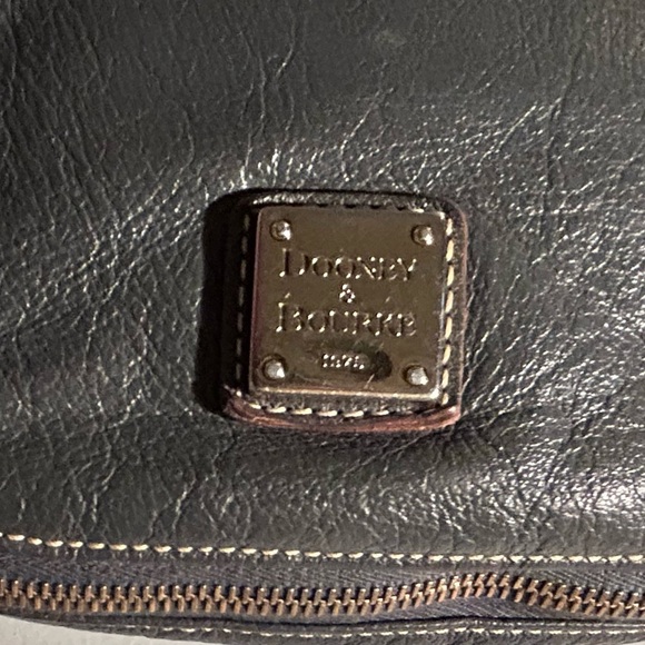 Dooney & Bourke grey leather hobo zip shoulder bag, bottom expandable to 3” - Picture 5 of 13